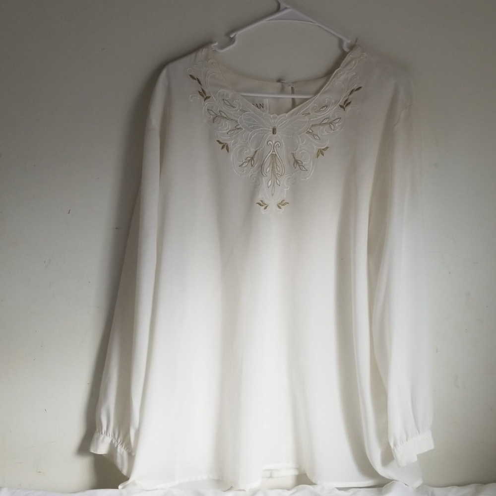 Jordan woman  top